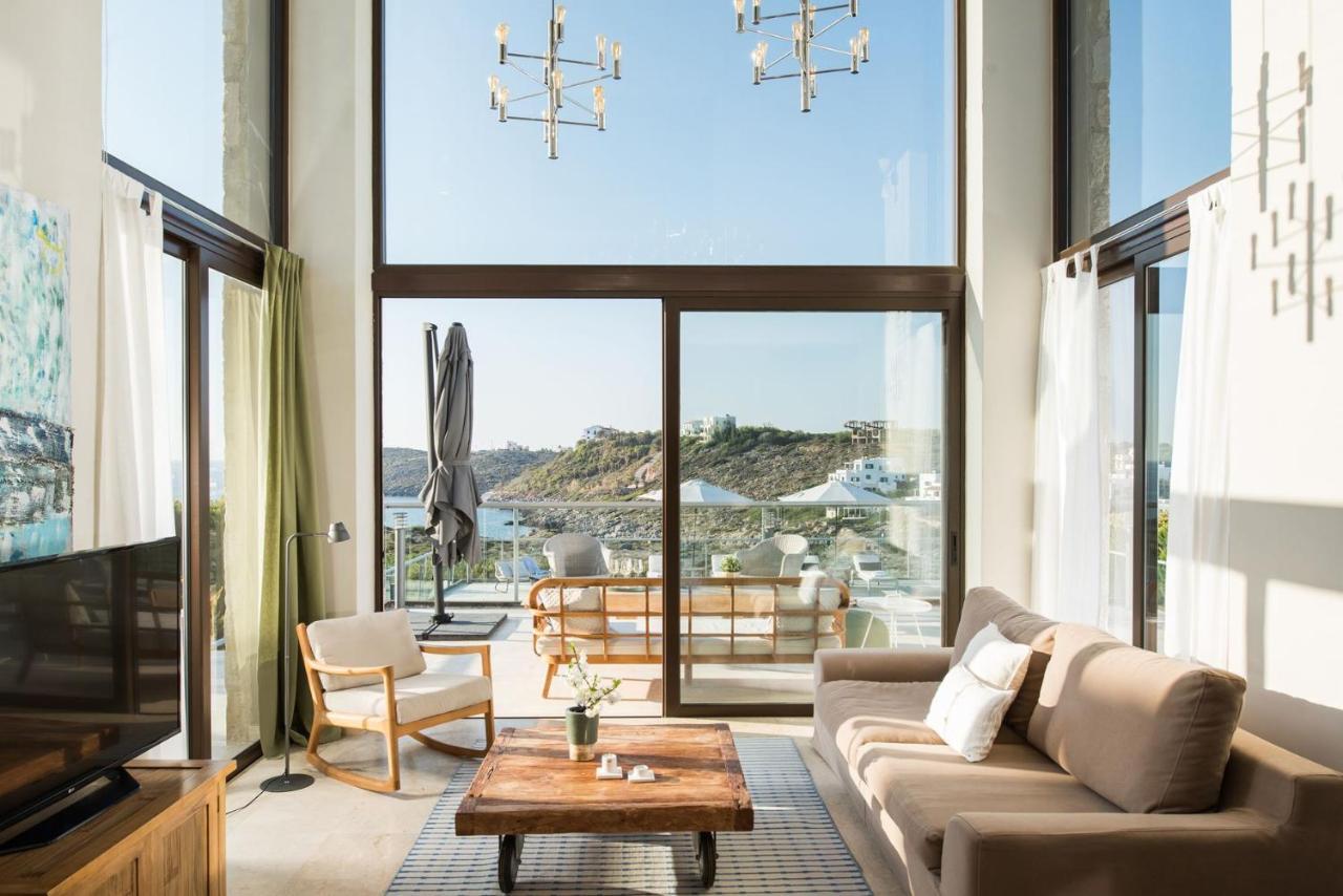 Magnifique Villa Avec Piscine Au Bord De Mer Chorafakia Exteriér fotografie