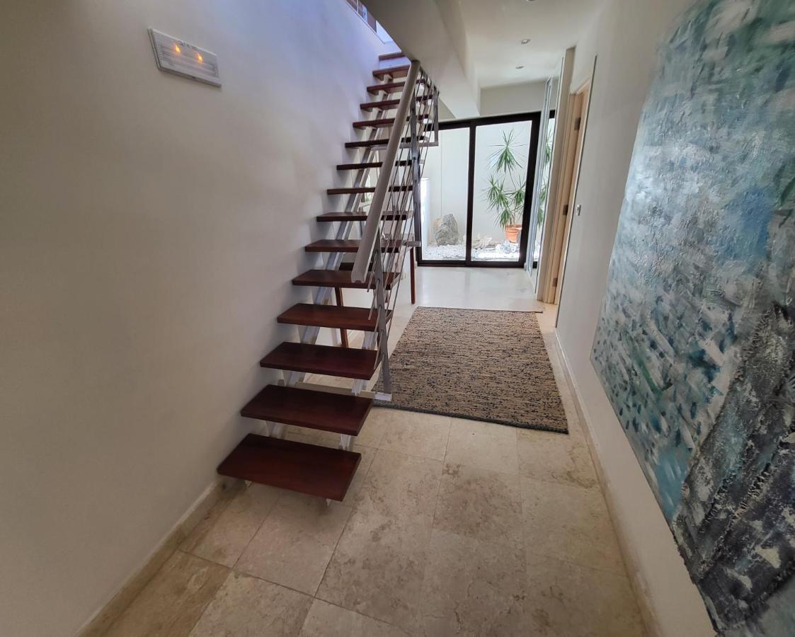 Magnifique Villa Avec Piscine Au Bord De Mer Chorafakia Exteriér fotografie