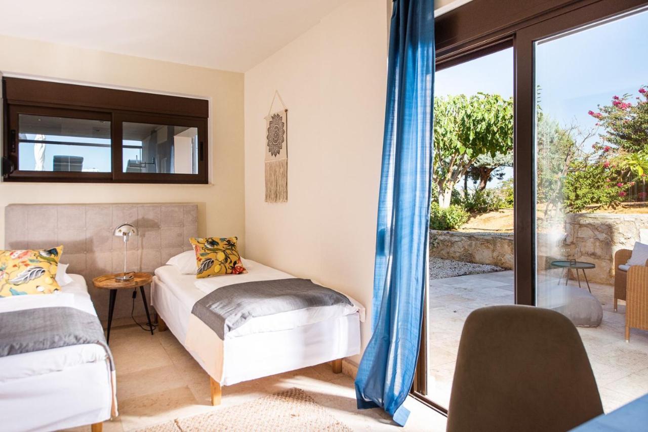 Magnifique Villa Avec Piscine Au Bord De Mer Chorafakia Exteriér fotografie