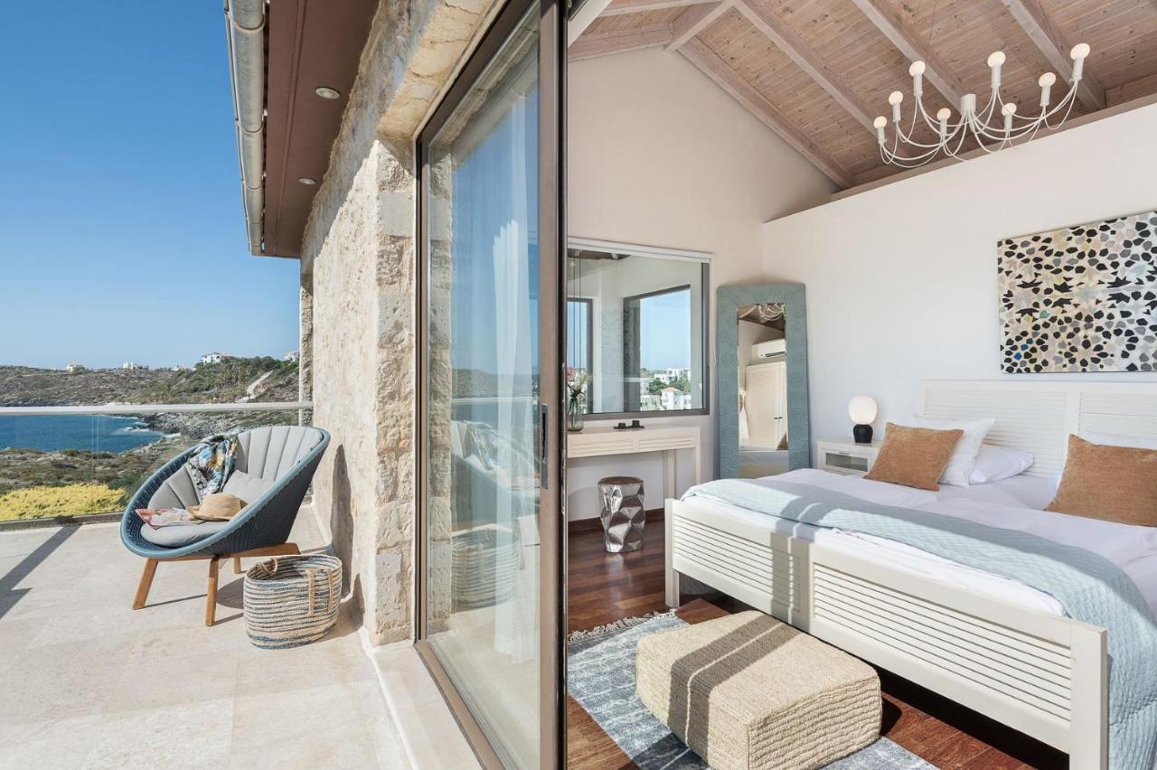 Magnifique Villa Avec Piscine Au Bord De Mer Chorafakia Exteriér fotografie
